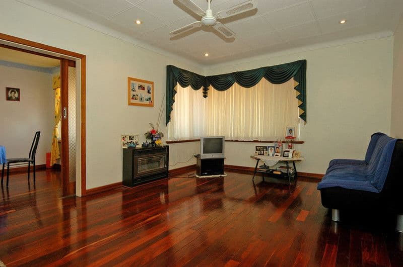 4 Charlwood Way, MORLEY WA 6062, Morley - Thumbnail 2
