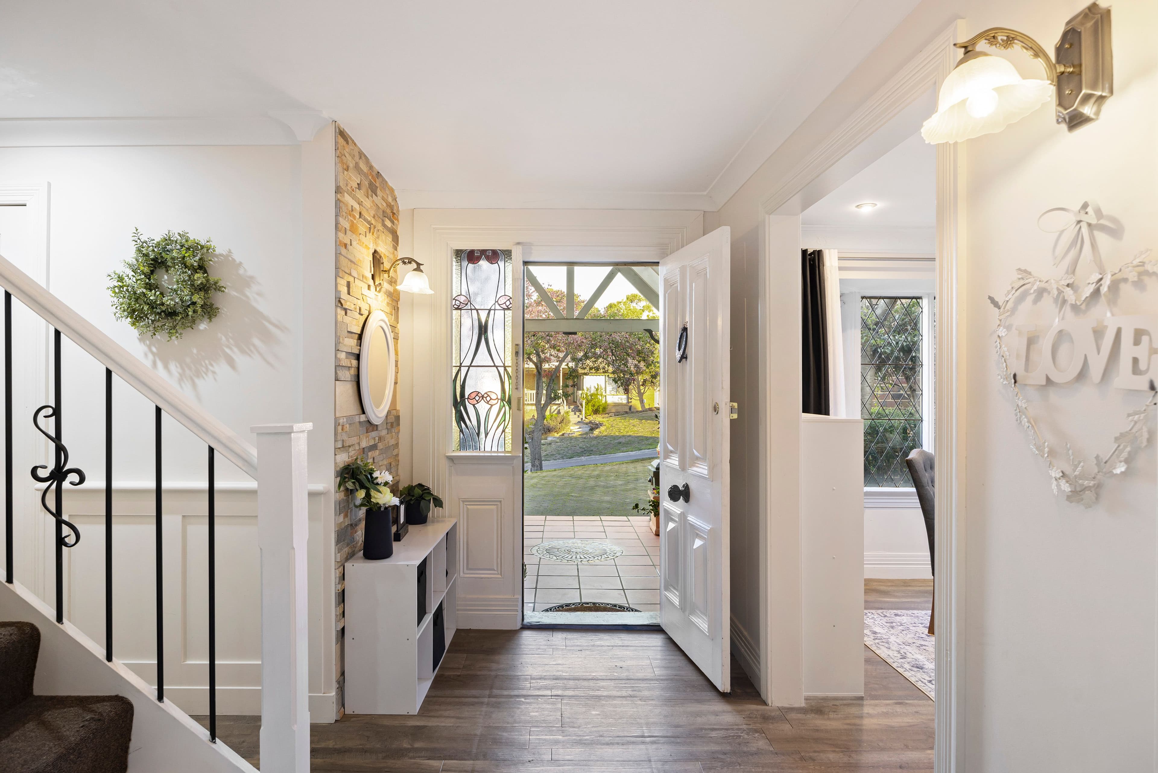 4 Sherwood Court, Sunbury VIC 3429, Sunbury - Thumbnail 2