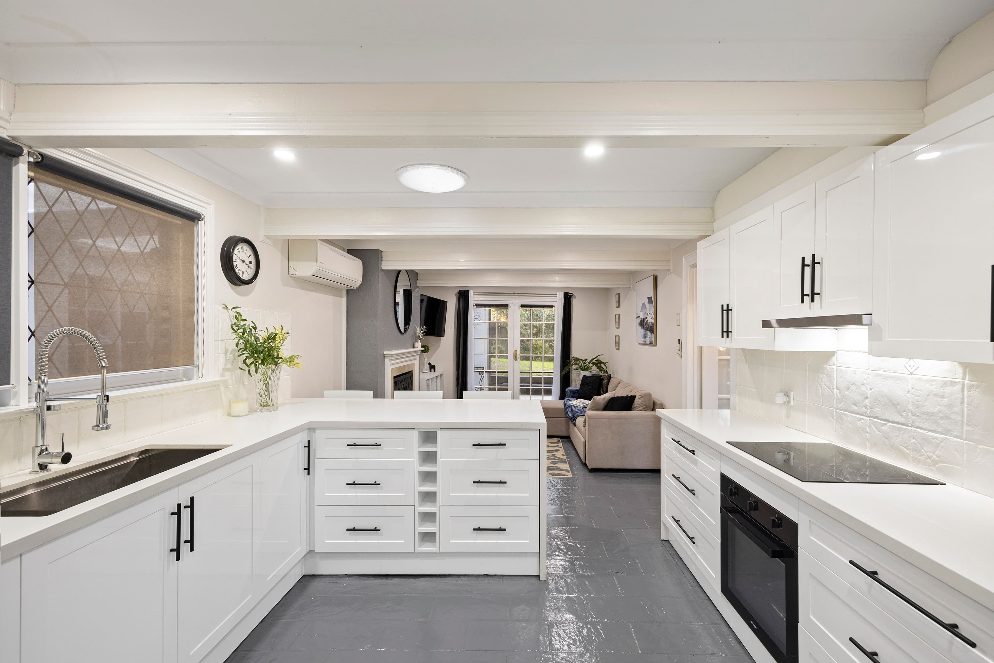 4 Sherwood Court, Sunbury VIC 3429, Sunbury - Thumbnail 4