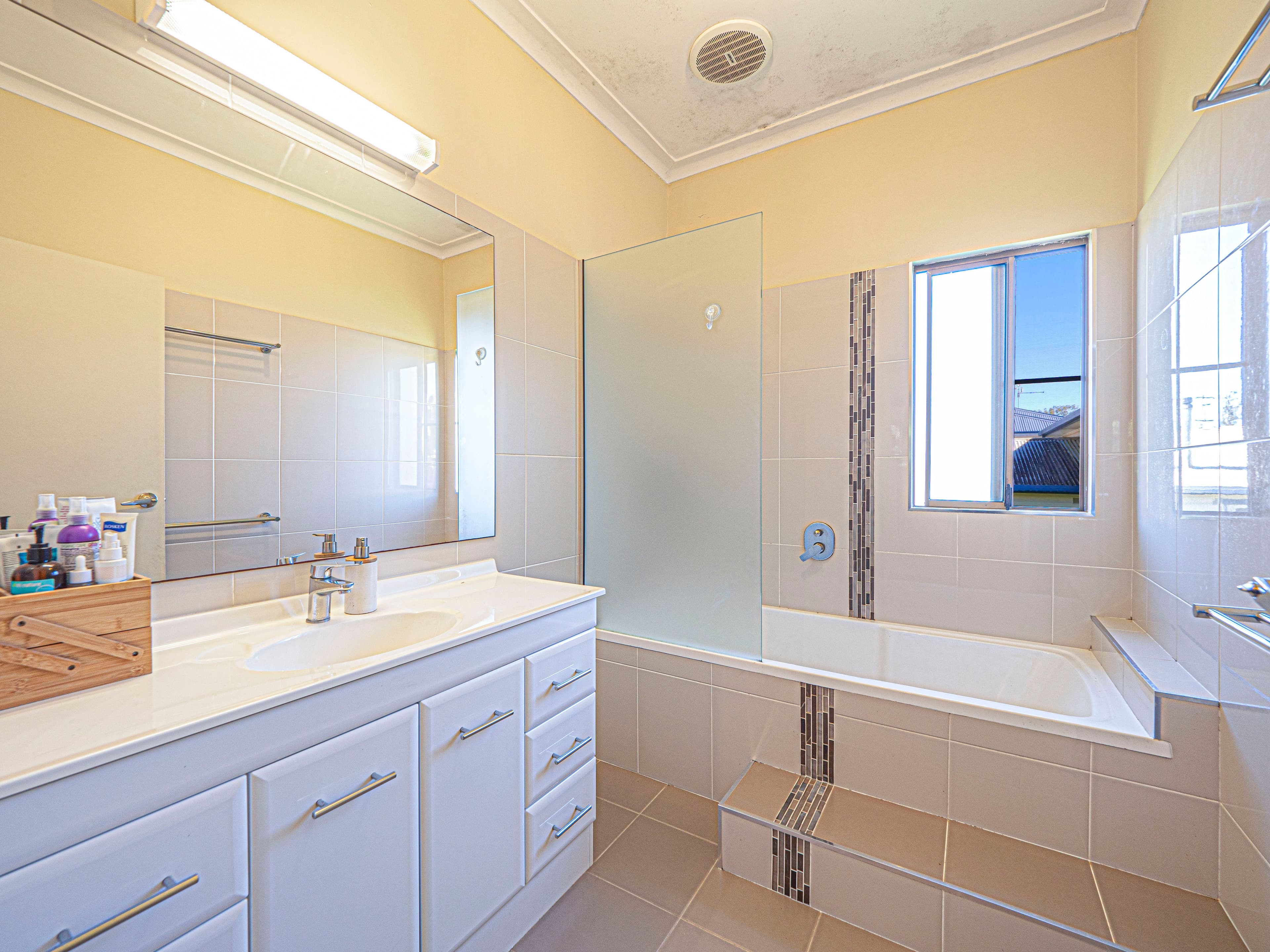 51 Newbridge Street, South Lismore - Thumbnail 2