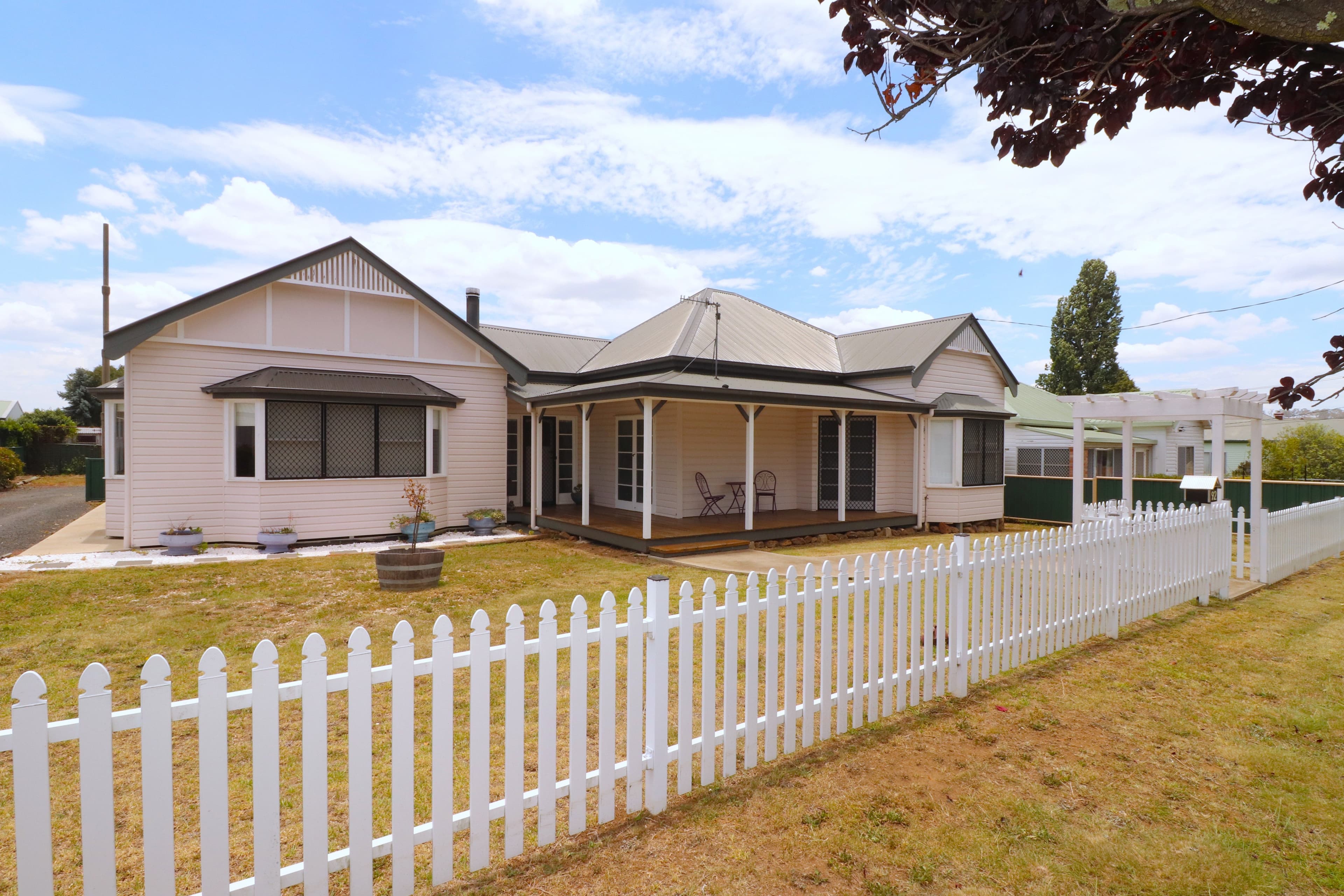 92 Taylor Street, Glen Innes NSW 2370, Glen Innes - Image 1