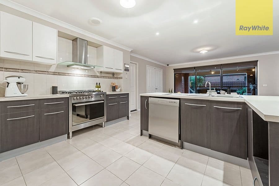 24 Paringa Avenue, South Morang VIC 3752, South Morang - Thumbnail 3
