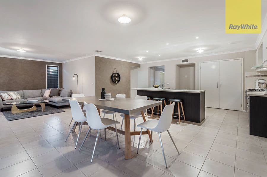 24 Paringa Avenue, South Morang VIC 3752, South Morang - Thumbnail 5