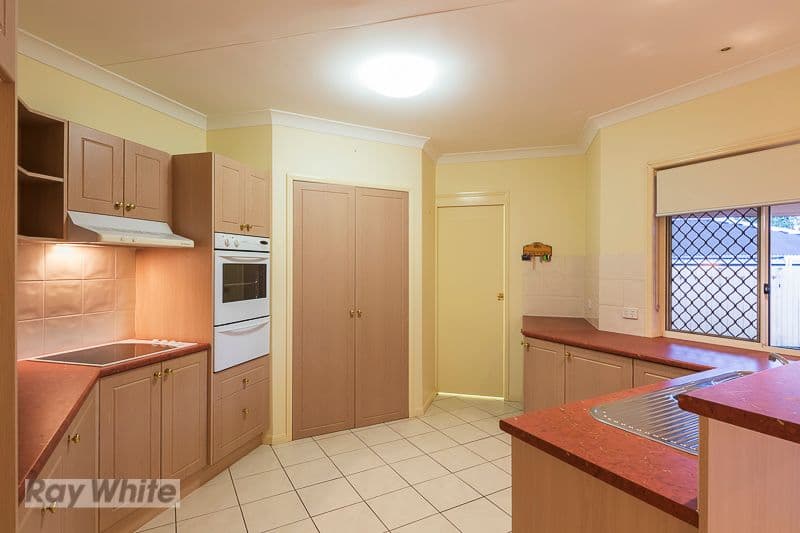 8 Attenborough Circuit, REDLAND BAY QLD 4165, Redland Bay - Thumbnail 2