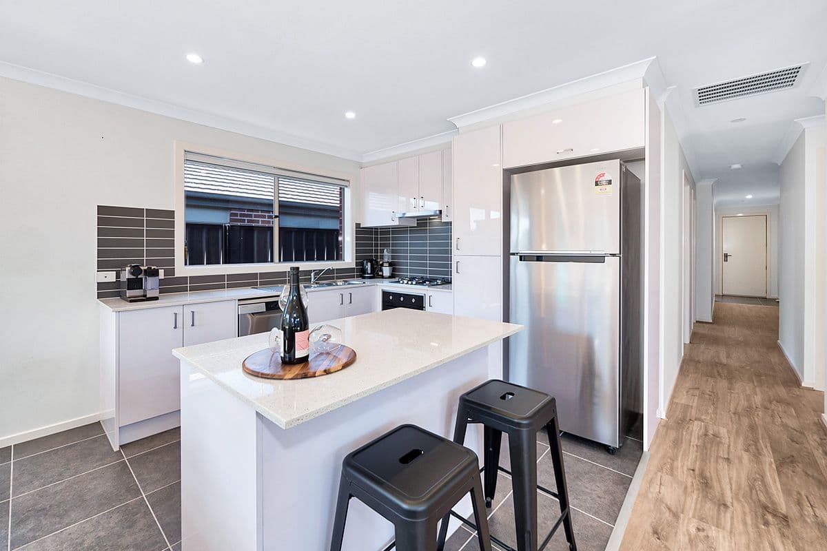 6 Naso Place, Clyde North VIC 3978, Clyde North - Thumbnail 5