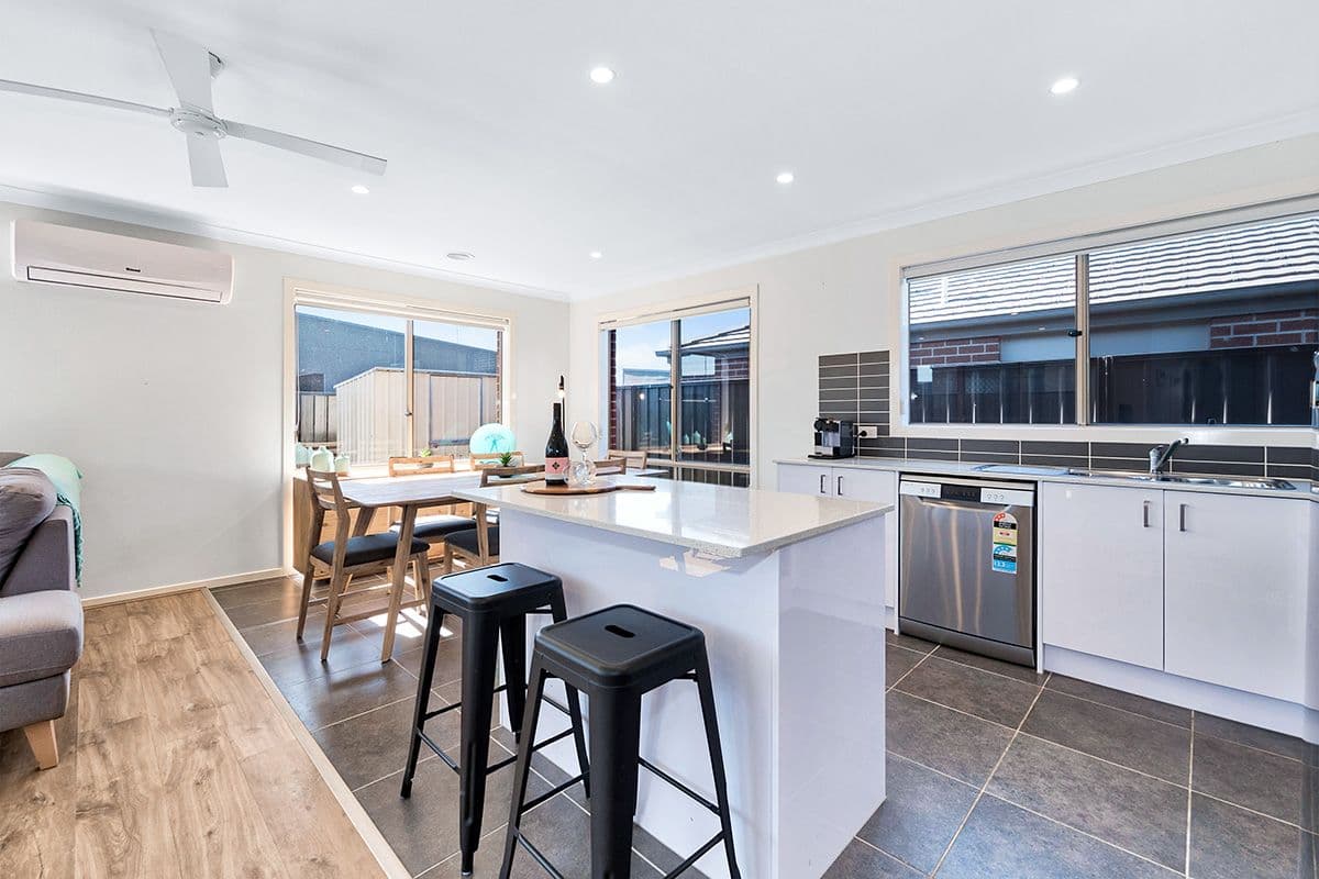 6 Naso Place, Clyde North VIC 3978, Clyde North - Thumbnail 7