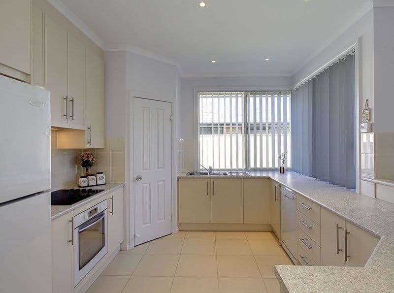 10 Cairns Way, SEAFORD RISE SA 5169, Seaford Rise - Thumbnail 2