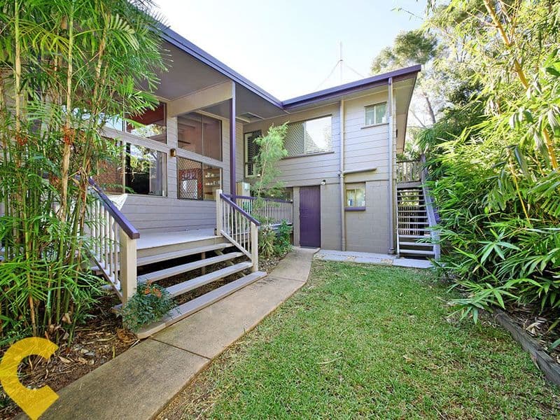 4/18 Barber Avenue, Eastlakes - Image 1