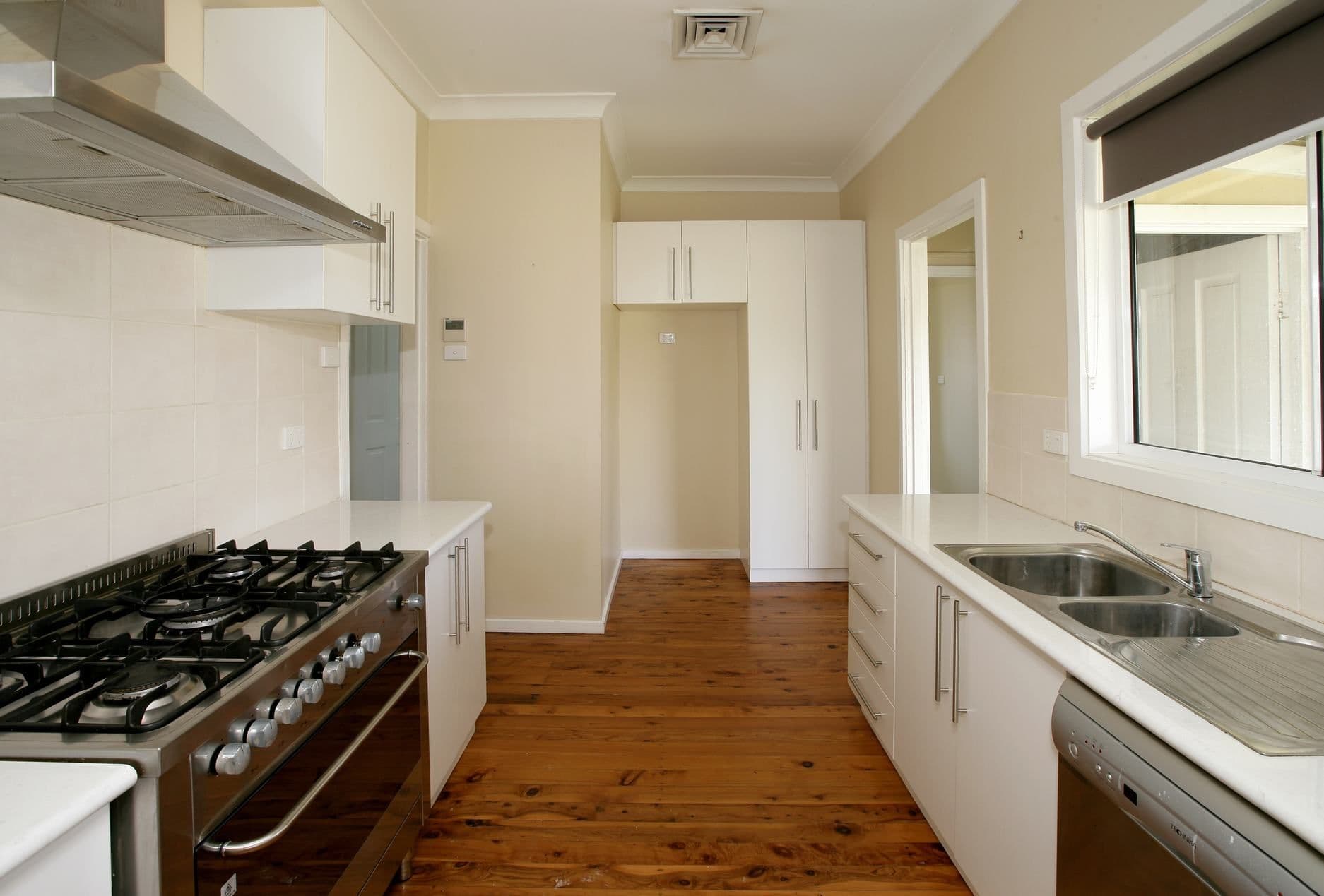 7 Binnak Place, Mount Austin NSW 2650, Mount Austin - Image 1