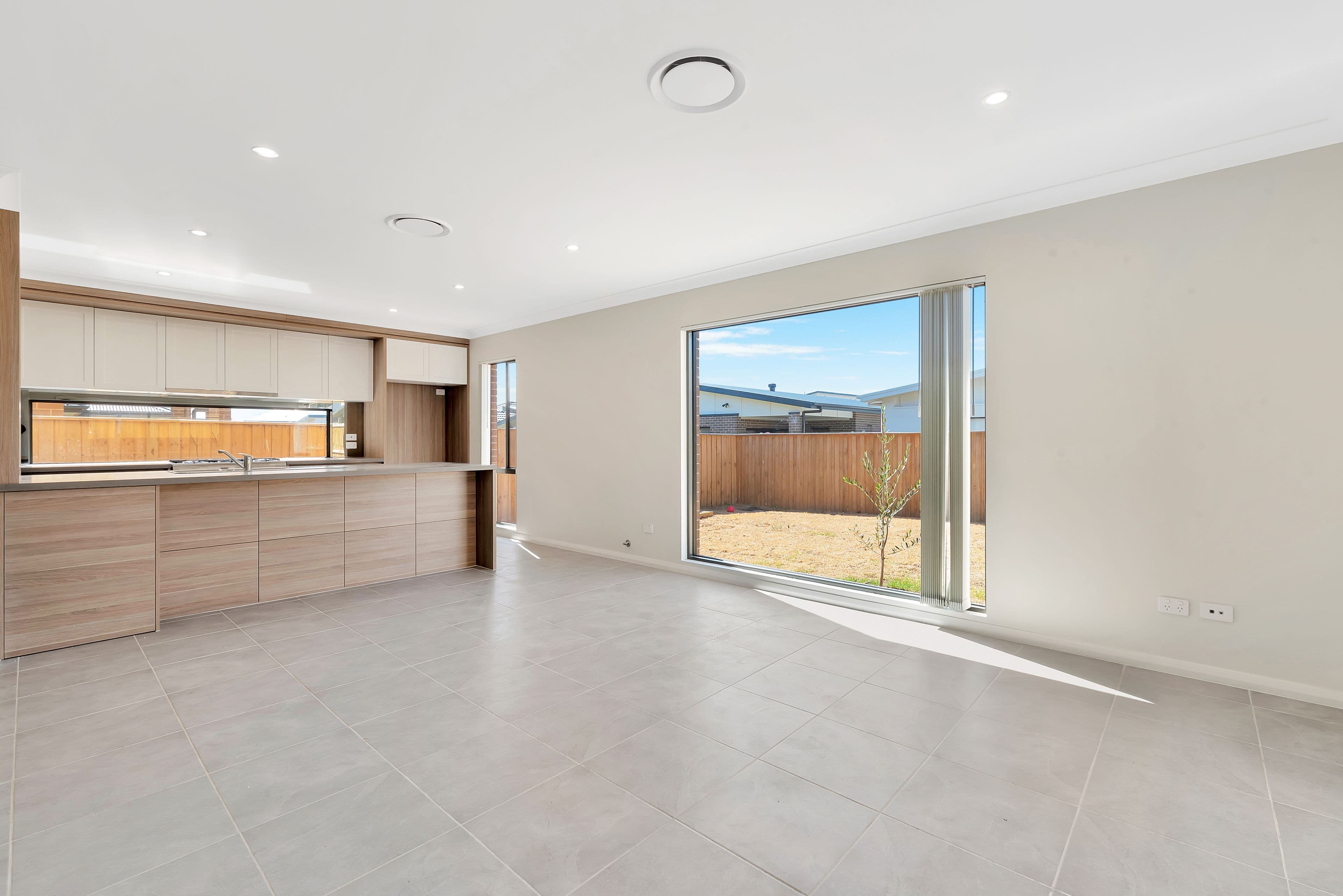28 Bywaters Drive, Catherine Field - Thumbnail 4