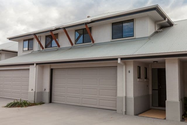 5 Central Avenue, MOUNT OMMANEY QLD 4074, Mount Ommaney - Image 1