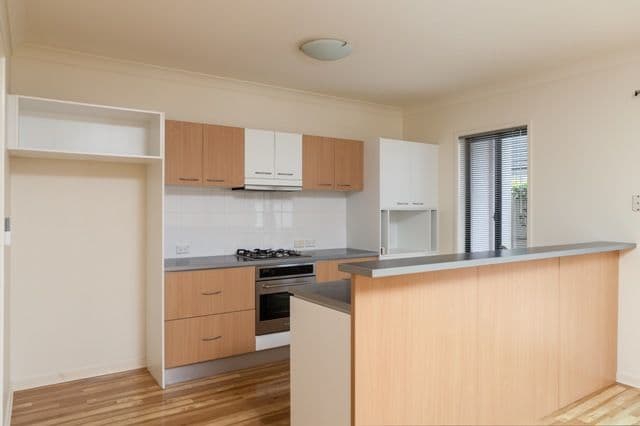 5 Central Avenue, MOUNT OMMANEY QLD 4074, Mount Ommaney - Thumbnail 5