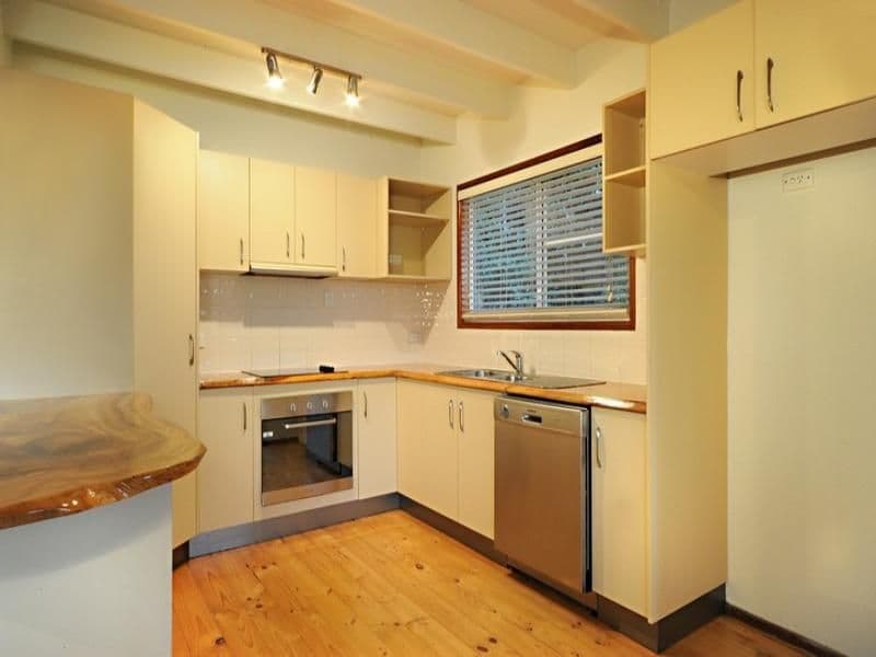 7 Alice Court, CANNONVALE QLD 4802, Cannonvale - Thumbnail 2