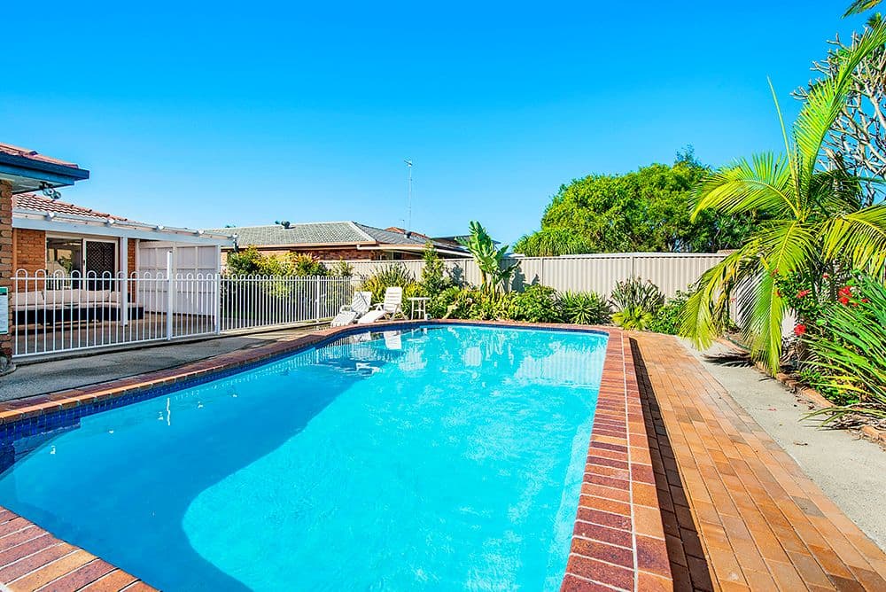 8 Waitomo Street, Broadbeach Waters QLD 4218, Broadbeach Waters - Thumbnail 3
