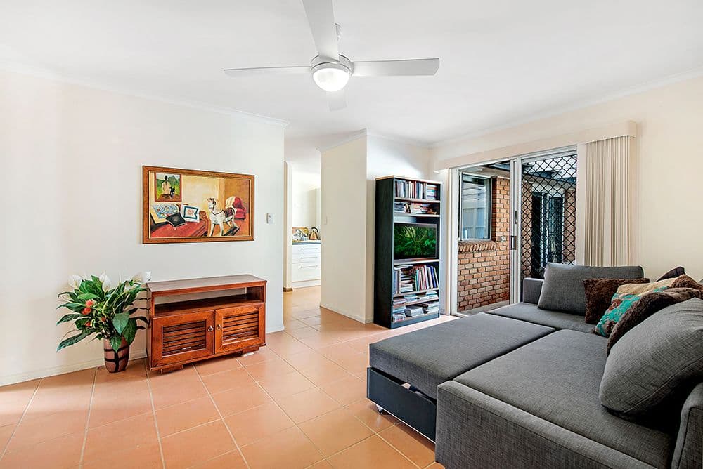8 Waitomo Street, Broadbeach Waters QLD 4218, Broadbeach Waters - Thumbnail 5