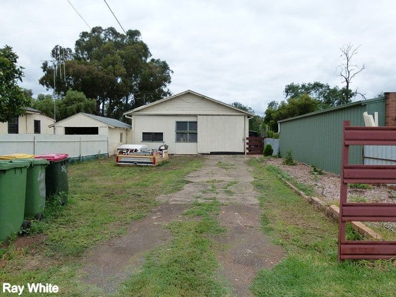 16 Elizabeth Street, Forbes NSW 2871, Forbes - Thumbnail 2