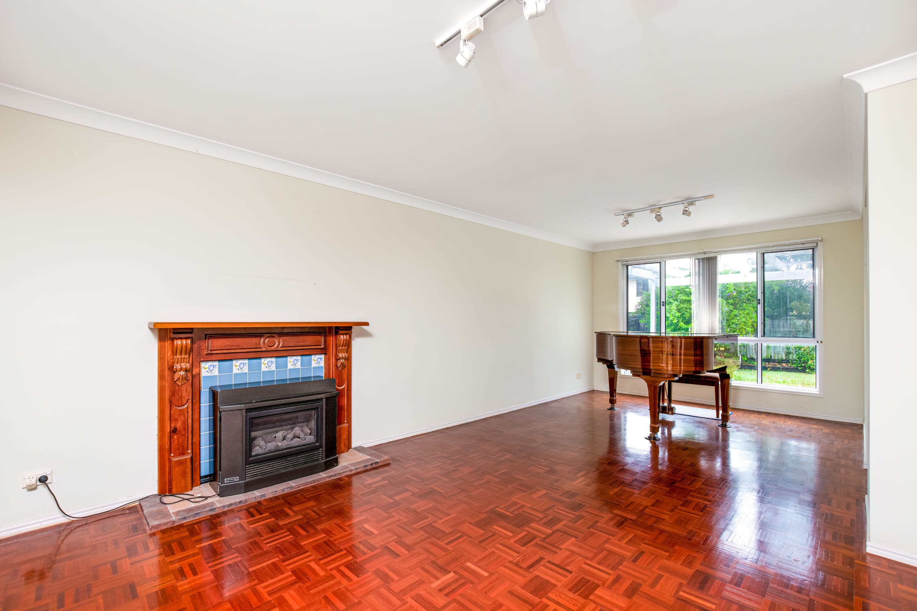 28 Seabrook Crescent, Forest Lake QLD 4078, Forest Lake - Thumbnail 2