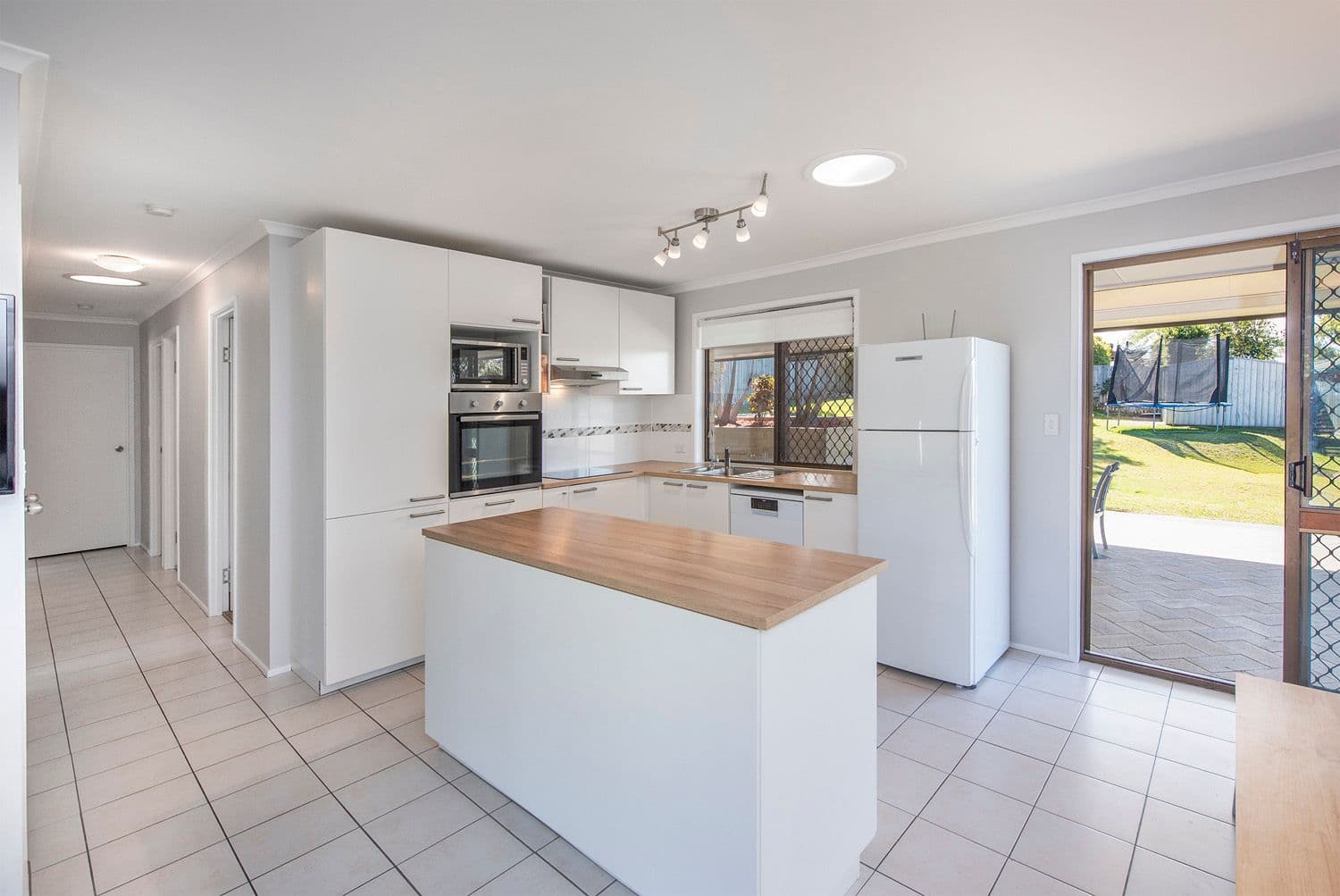 16 Shields Street, Mount Warren Park QLD 4207, Mount Warren Park - Thumbnail 7