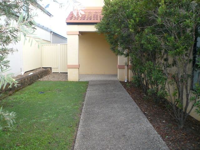 8 Noelene Lane, ARUNDEL QLD 4214, Arundel - Thumbnail 3