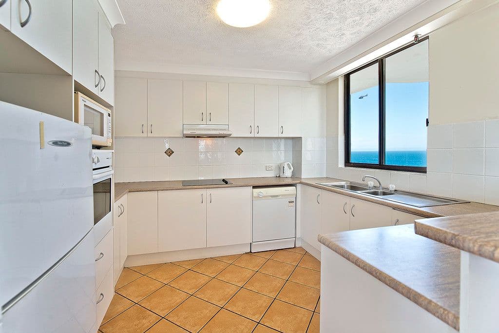4 Thornton Street, Surfers Paradise QLD 4217, Surfers Paradise - Thumbnail 3