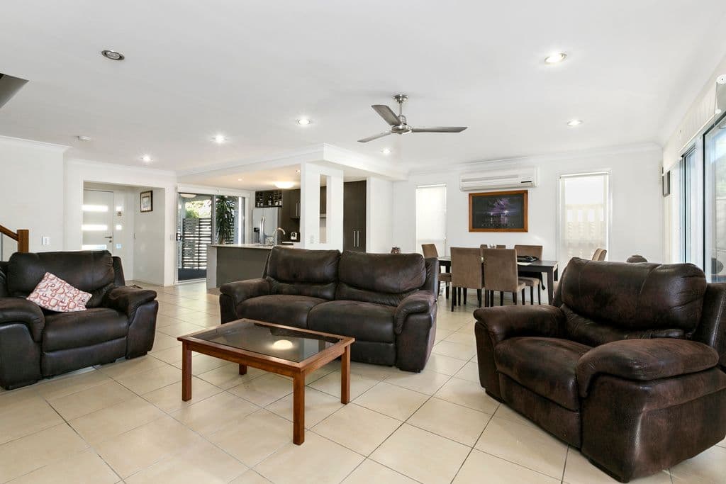 6 Santa Maria Court, Burleigh Waters QLD 4220, Burleigh Waters - Thumbnail 3