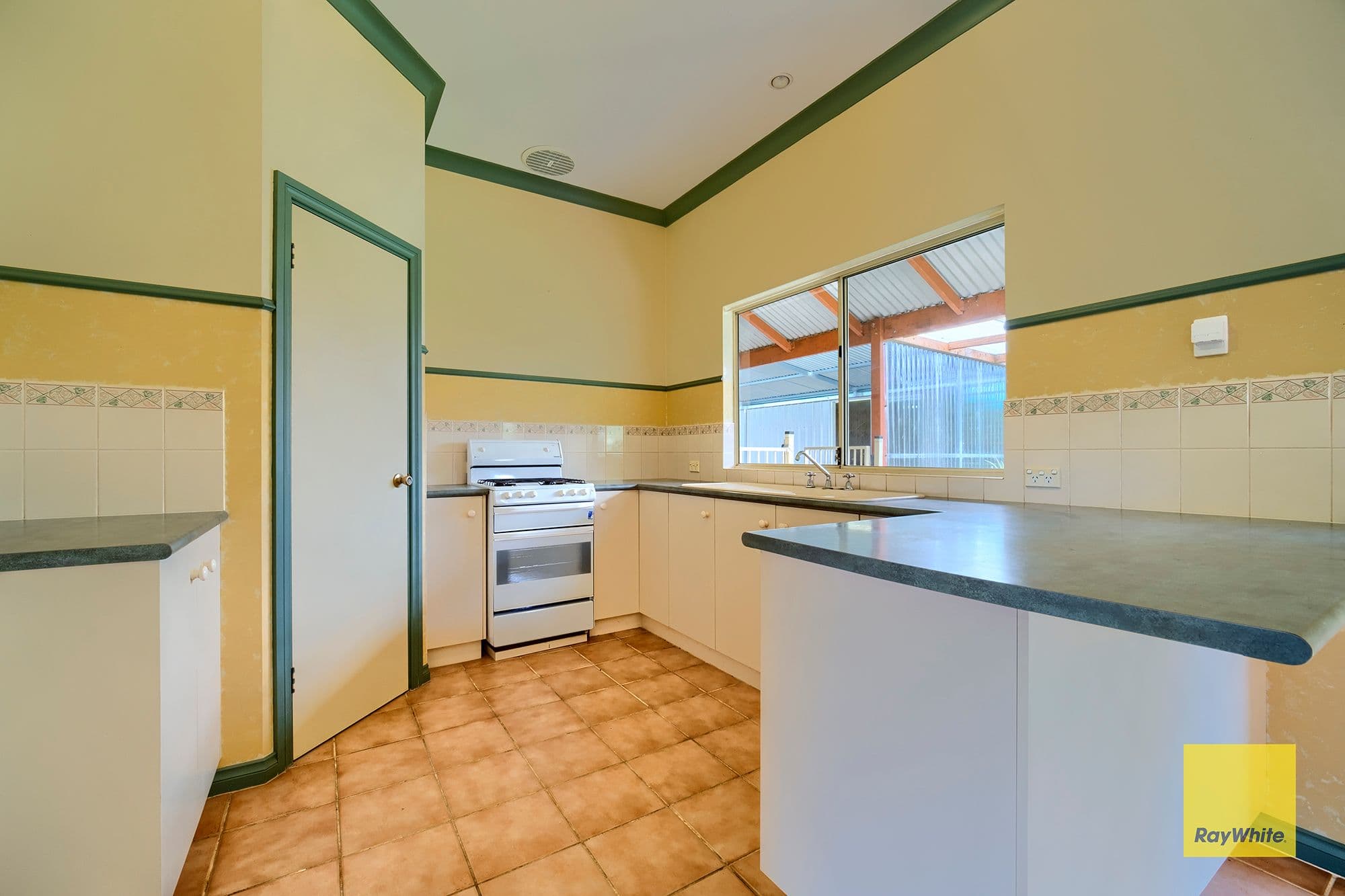 24 Abercorn Street, Orana WA 6330, Orana - Thumbnail 7