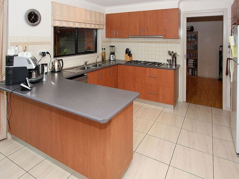 60 Lady Penrhyn Avenue, MILL PARK VIC 3082, Mill Park - Thumbnail 2