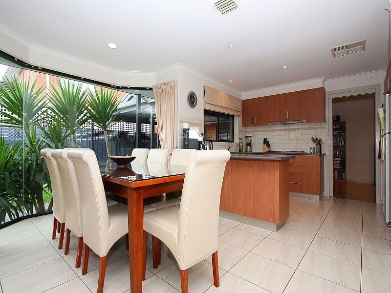 60 Lady Penrhyn Avenue, MILL PARK VIC 3082, Mill Park - Thumbnail 4
