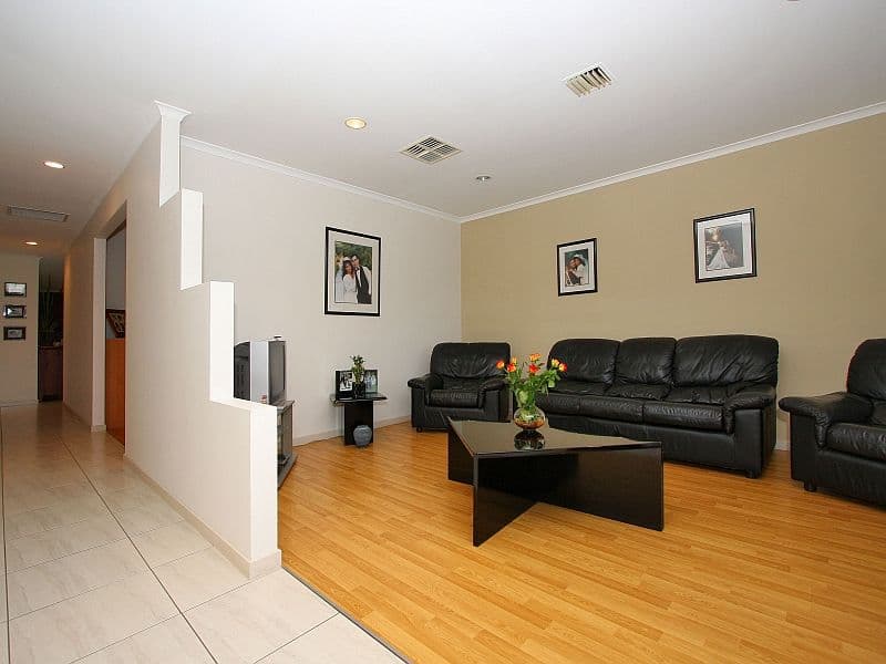 60 Lady Penrhyn Avenue, MILL PARK VIC 3082, Mill Park - Thumbnail 8