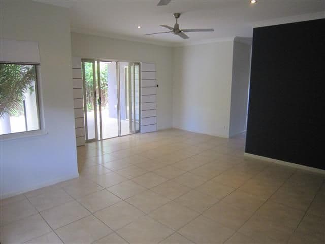 18 Cliffdale Street, BENTLEY PARK QLD 4869, Bentley Park - Thumbnail 5