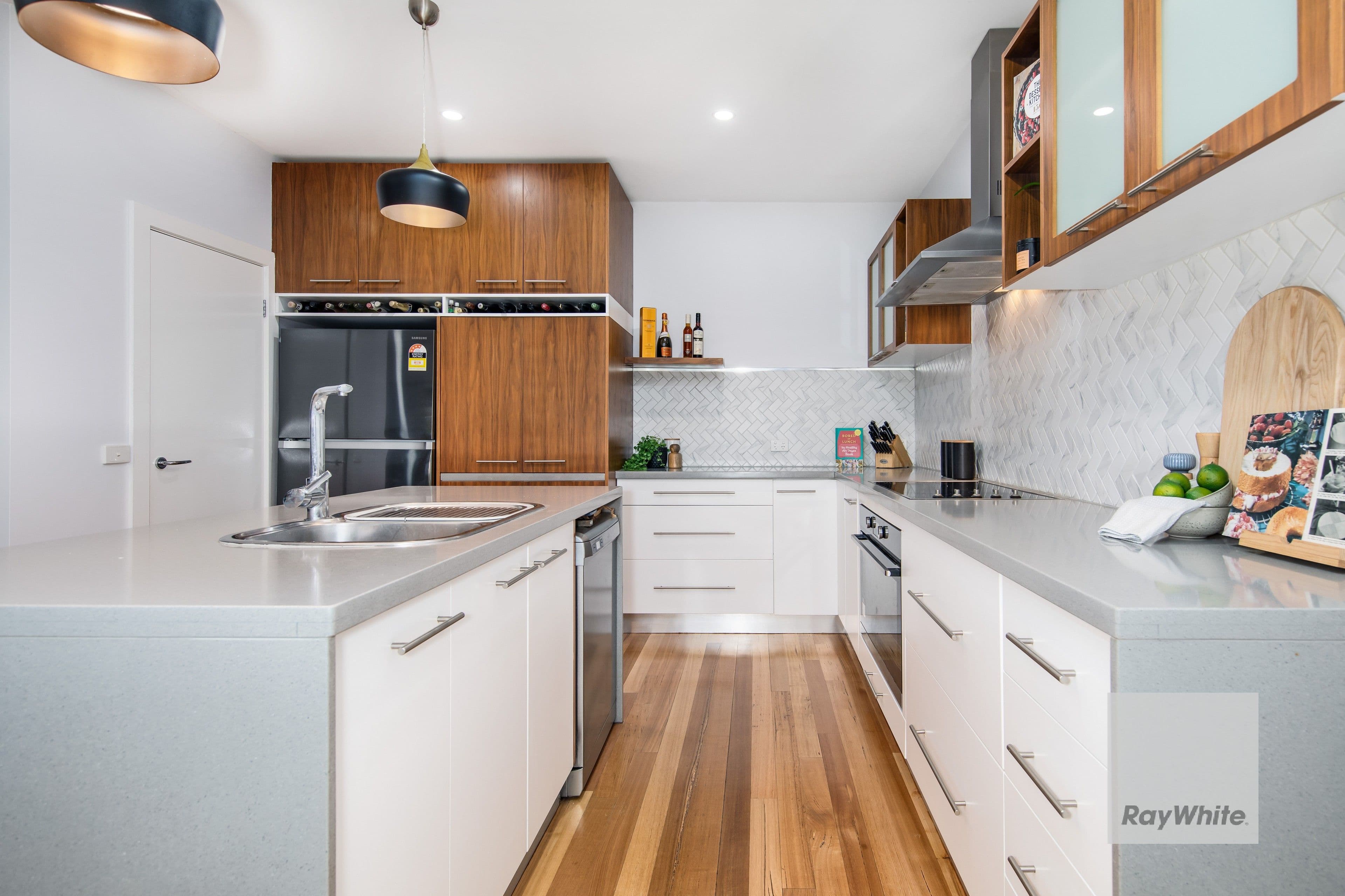 70 Jindabyne Avenue, Taylors Hill VIC 3037, Taylors Hill - Thumbnail 3