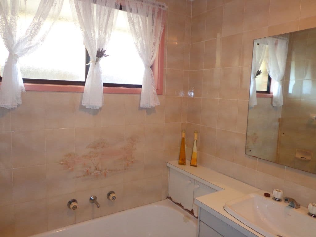 19 Ayrshire Street, BOSSLEY PARK NSW 2176, Bossley Park - Thumbnail 2