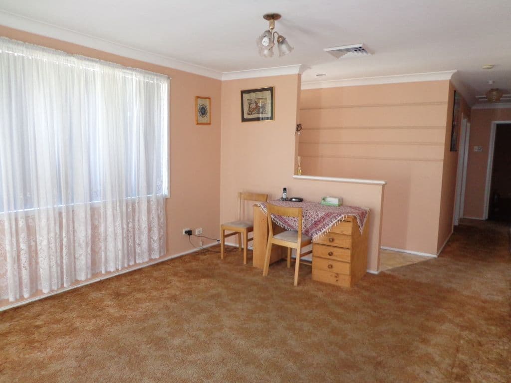 19 Ayrshire Street, BOSSLEY PARK NSW 2176, Bossley Park - Thumbnail 3