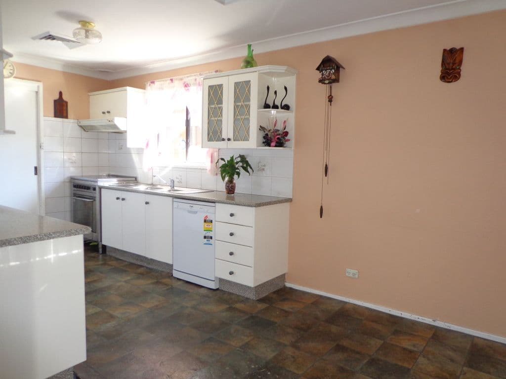 19 Ayrshire Street, BOSSLEY PARK NSW 2176, Bossley Park - Thumbnail 4