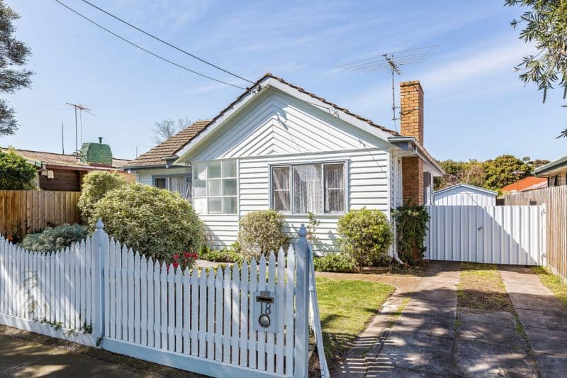18 Windsor Crescent, Altona North - Image 1
