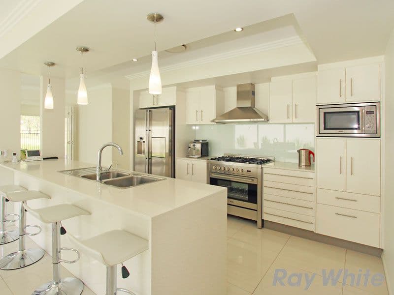 9 Belvista Place, BRIDGEMAN DOWNS QLD 4035, Bridgeman Downs - Thumbnail 2