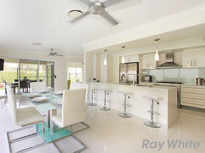 9 Belvista Place, BRIDGEMAN DOWNS QLD 4035, Bridgeman Downs - Thumbnail 3