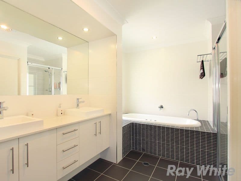 9 Belvista Place, BRIDGEMAN DOWNS QLD 4035, Bridgeman Downs - Thumbnail 8