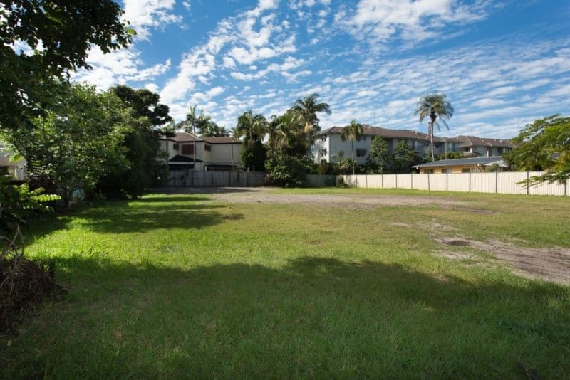 13 and 15 Hollywell Road, BIGGERA WATERS QLD 4216, Biggera Waters - Thumbnail 4