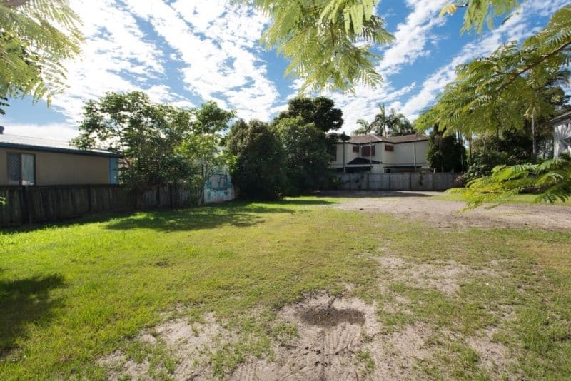 13 and 15 Hollywell Road, BIGGERA WATERS QLD 4216, Biggera Waters - Thumbnail 5