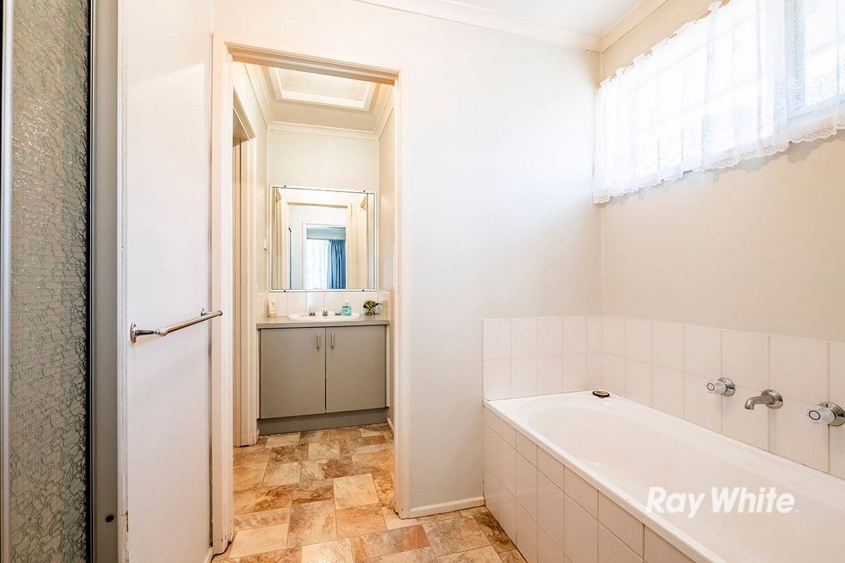 3 Brentwood Drive, Cranbourne North VIC 3977, Cranbourne North - Thumbnail 5