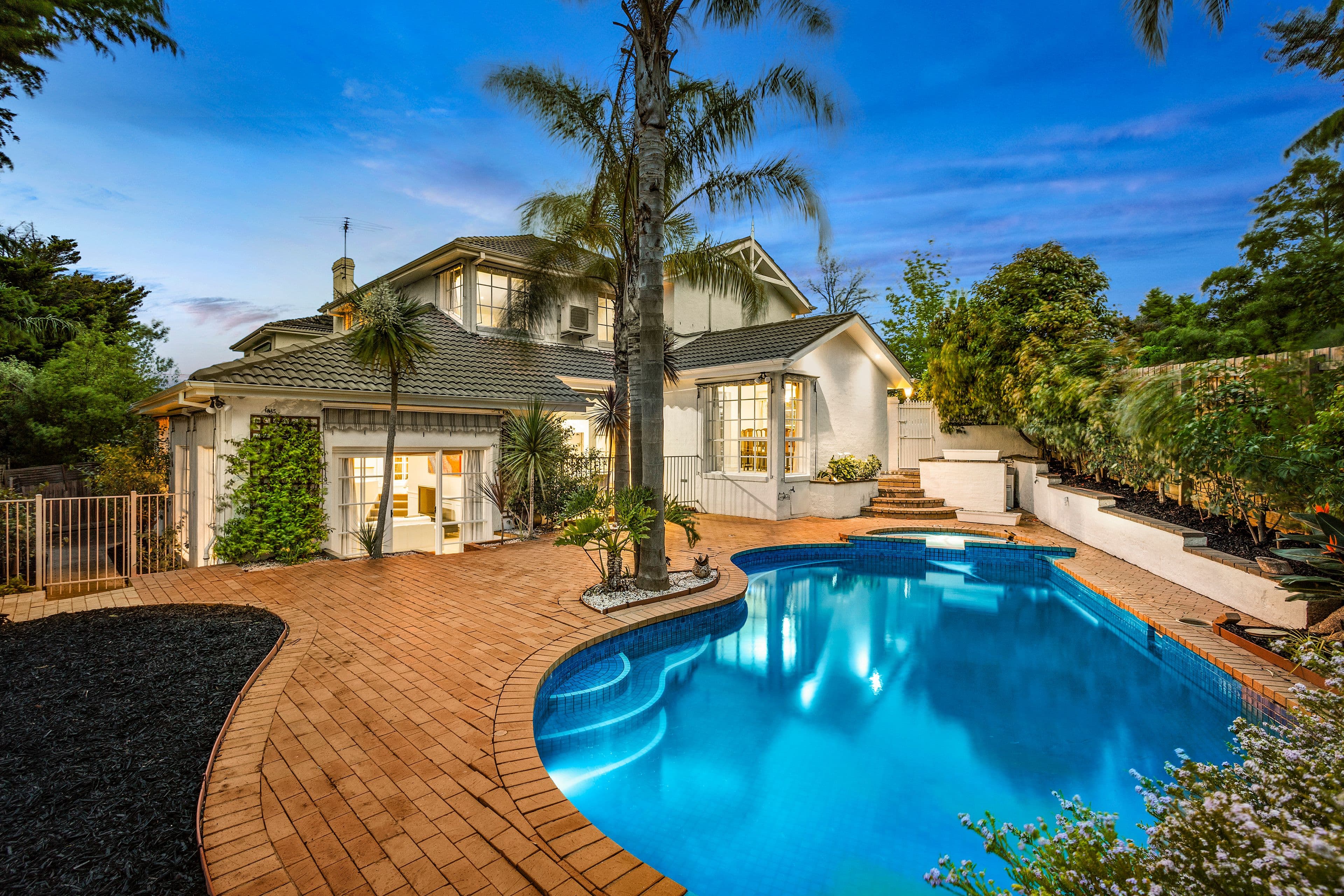 17 Monomeath Close, Doncaster East VIC 3109, Doncaster East - Thumbnail 2