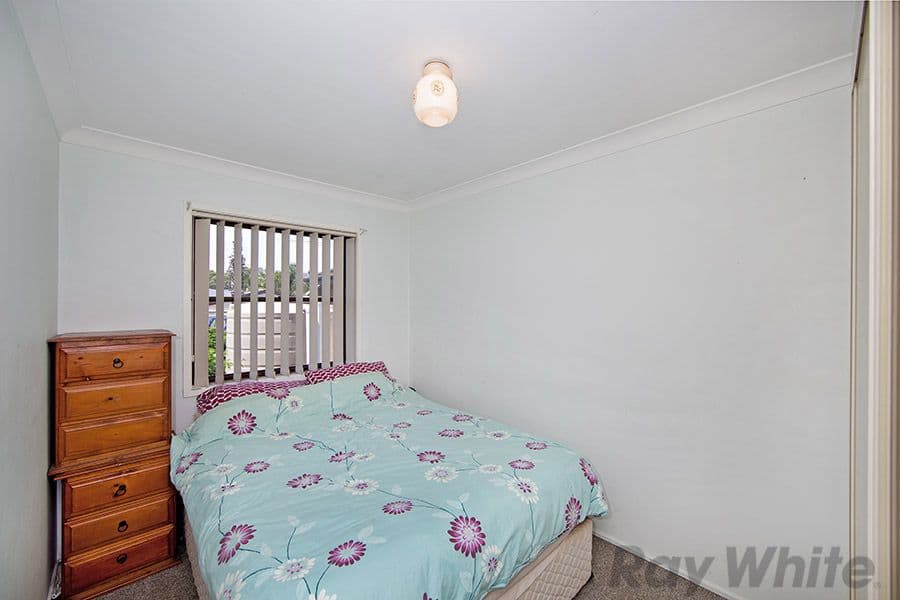 3 Kawana Avenue, Blue Haven - Thumbnail 2