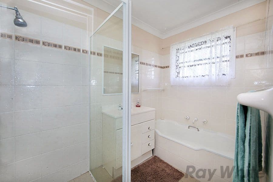 3 Kawana Avenue, Blue Haven - Thumbnail 6