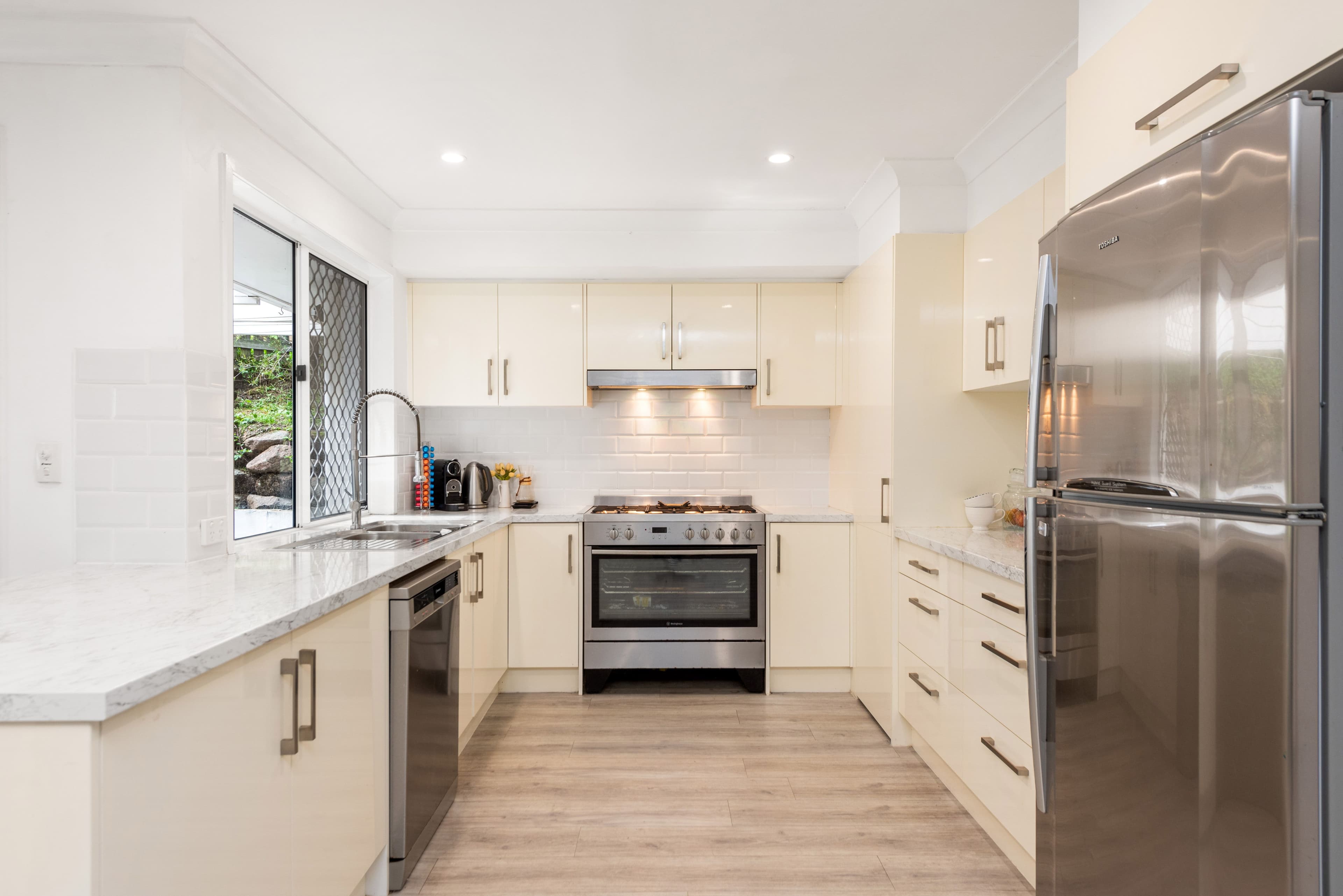 2 Gregsue Court, The Gap QLD 4061, The Gap - Thumbnail 5