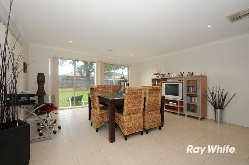 24 Broadstone Way, CRANBOURNE VIC 3977, Cranbourne - Thumbnail 7