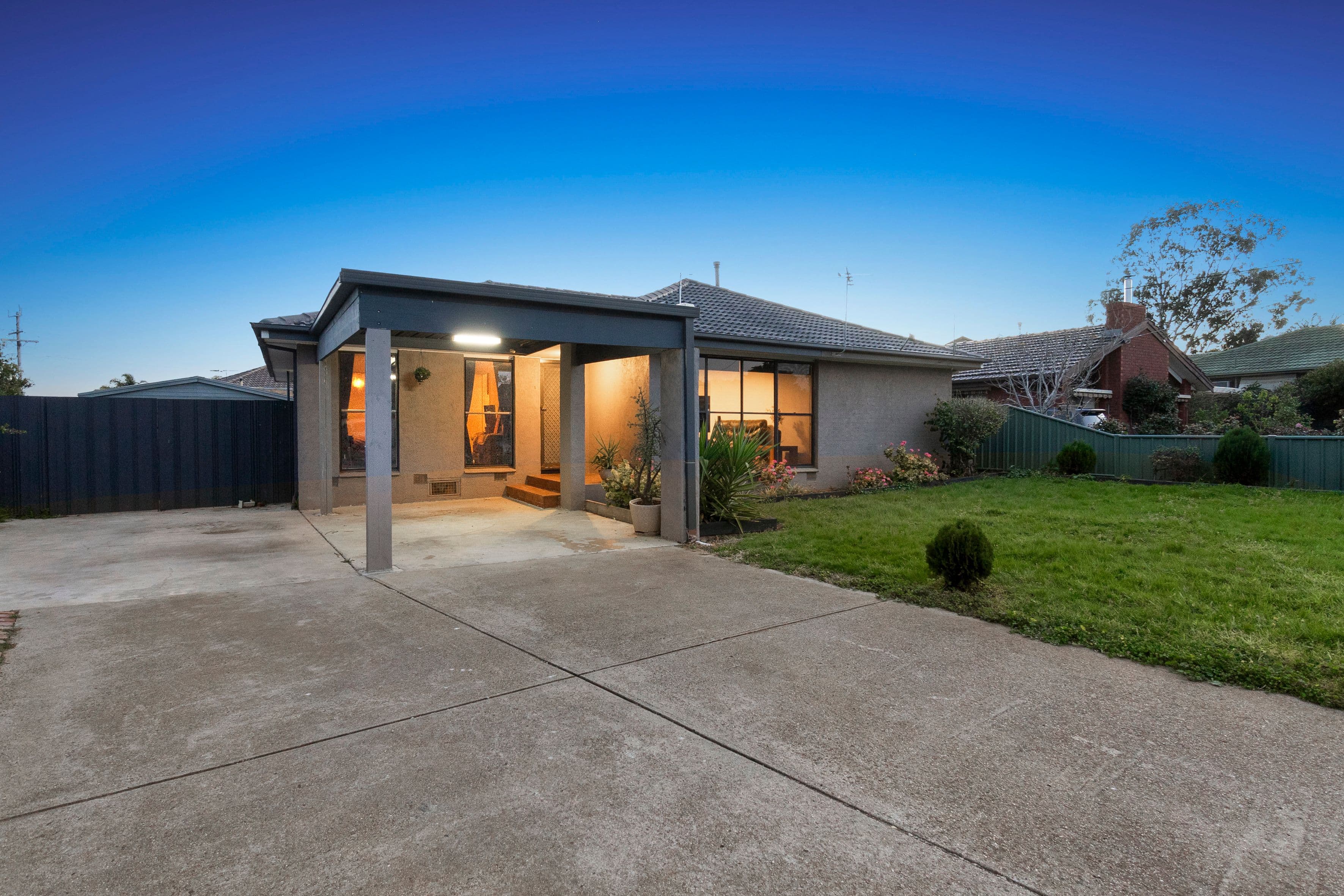10 Greenhill Crescent, Wyndham Vale VIC 3024, Wyndham Vale - Thumbnail 2