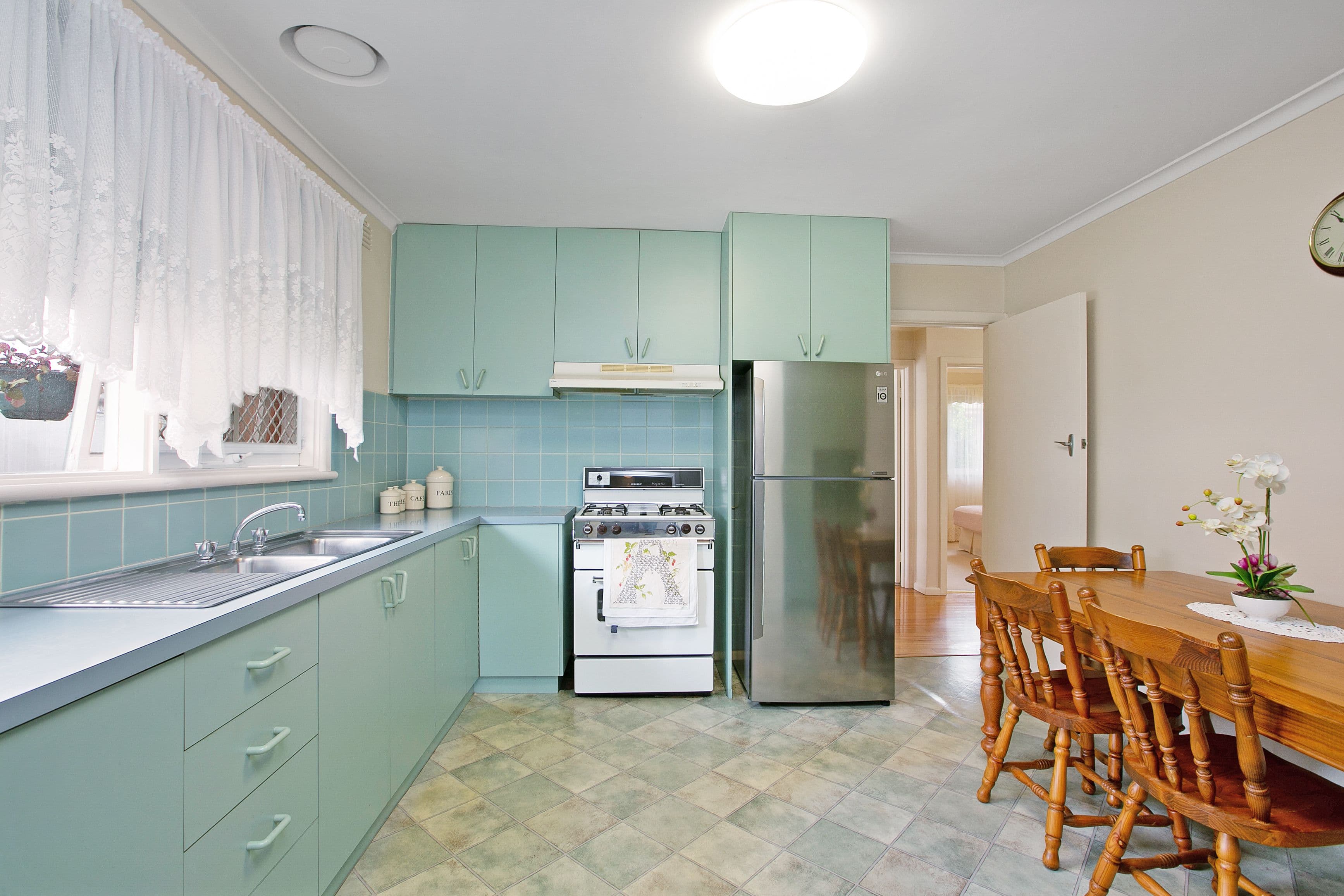 33 Elliot Street, Reservoir VIC 3073, Reservoir - Thumbnail 4