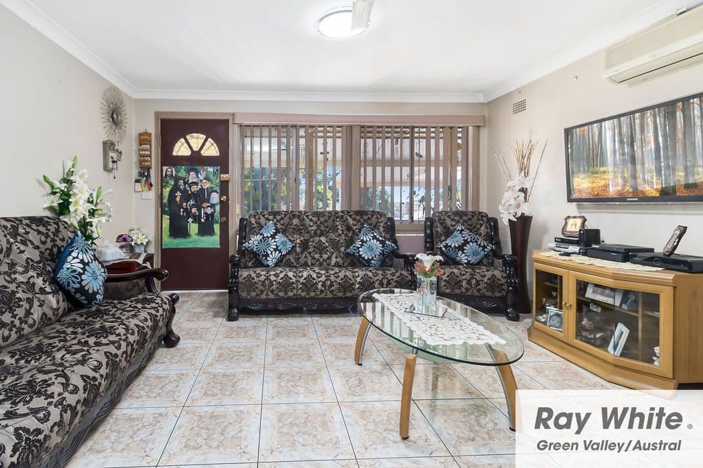 10 Karoola Street, Busby - Thumbnail 2