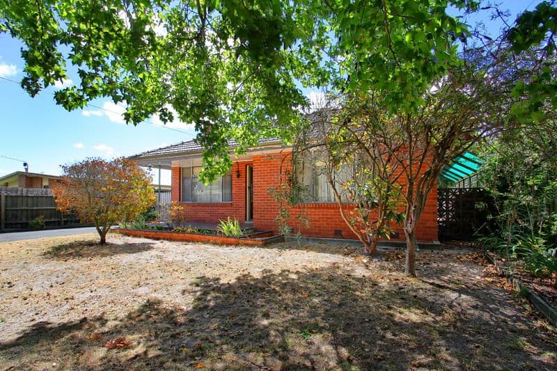 8 Sundew Avenue, ROSEBUD VIC 3939, Rosebud - Thumbnail 2